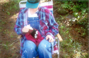 01Skunks_Feeding2